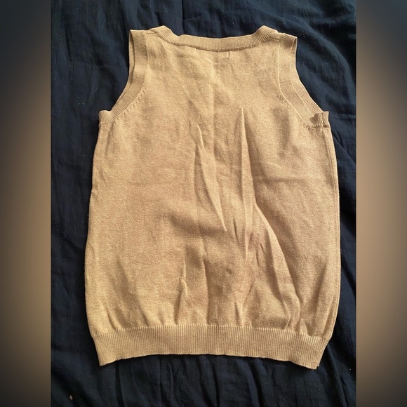 Zara Women’s Plain Knit Sweater Vest in Mid-Camel - Picture 5 of 5